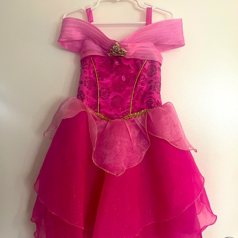 Disney’s Aurora costume 💗👸🏼